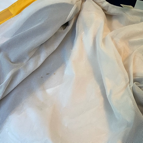 **SOLD** EUC Asics size S sport/rain hooded jacket - Picture 4 of 5